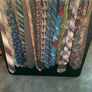 Lot of 20 men’s dress ties